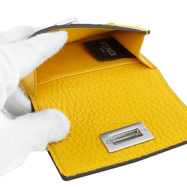 美品✨国内完売イエローカラー　FENDIピーカブー　セレリア　折財布 国内即発】FENDI/ピーカブー/三つ折り財布 (FENDI/折りたたみ
