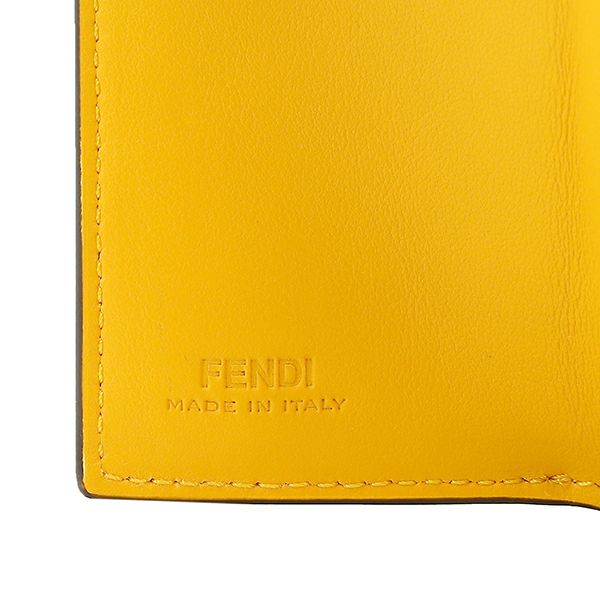 美品✨国内完売イエローカラー　FENDIピーカブー　セレリア　折財布 国内即発】FENDI/ピーカブー/三つ折り財布 (FENDI/折りたたみ