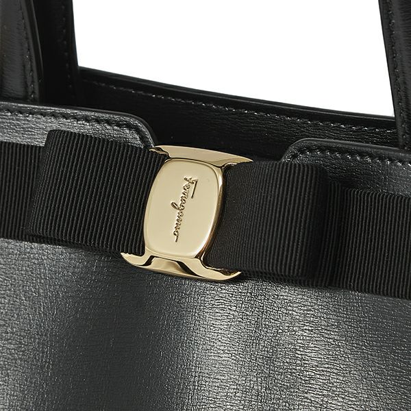 フェラガモ ヴァラ ミディアムトート 21I290 734058 ブラック フェラガモ FERRAGAMO トートバッグ 21I290 734058 ヴァラ ボウ